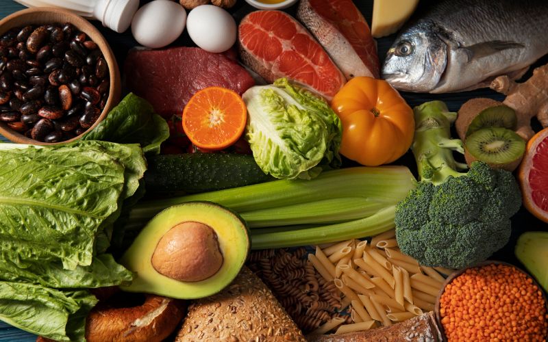 Người bệnh gout nên ăn gì? Tăng cường rau xanh, trái cây,…