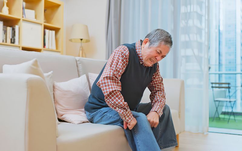Thoái hóa khớp gối là tình trạng sụn khớp và xương dưới sụn ở gối bị hư tổn theo thời gian
